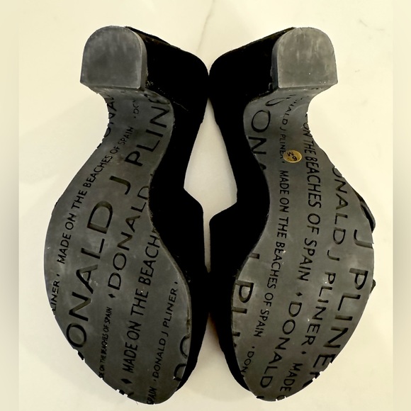 Donald Pliner signature black suede platform/wedge sandals. - Picture 4 of 6